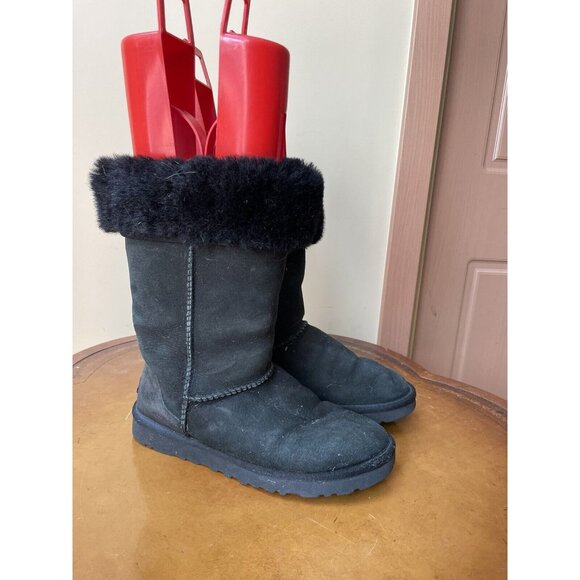 UGG Australia Women's Classic Black Winter Boots Size: 7 (5815) (F112) - Picture 1 of 8